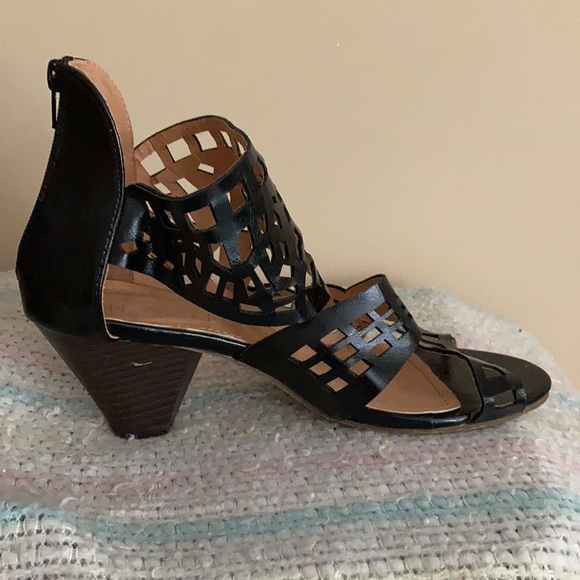 LAST CALL NY VIP black cut-out booties - Picture 4 of 13